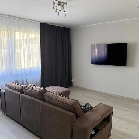 Cosy In The Center With Own Parking Appartement